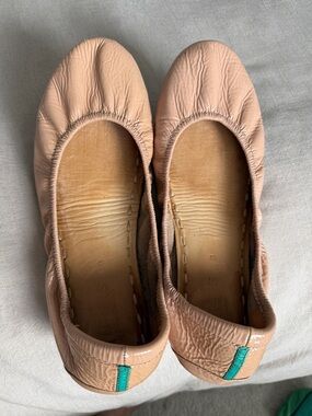 Blush Patent Tieks, size 9